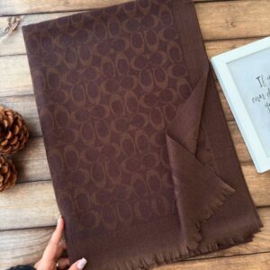 شال پاییزه  قهوه‌ای طرح برند کلاسیک