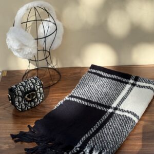 شال موهر مشکی سفید